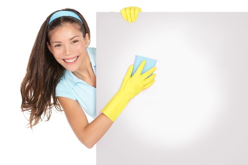 Detailed Airbnb cleaning checklist for bedroom and bathroom turnover